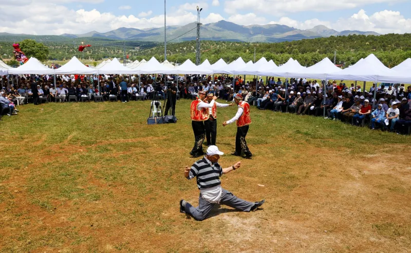 No Walls, No Problem: What Carpathian Village Theater Teaches America About Performing Without a Building